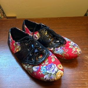 Red floral Oxford style fabric and faux leather loafers